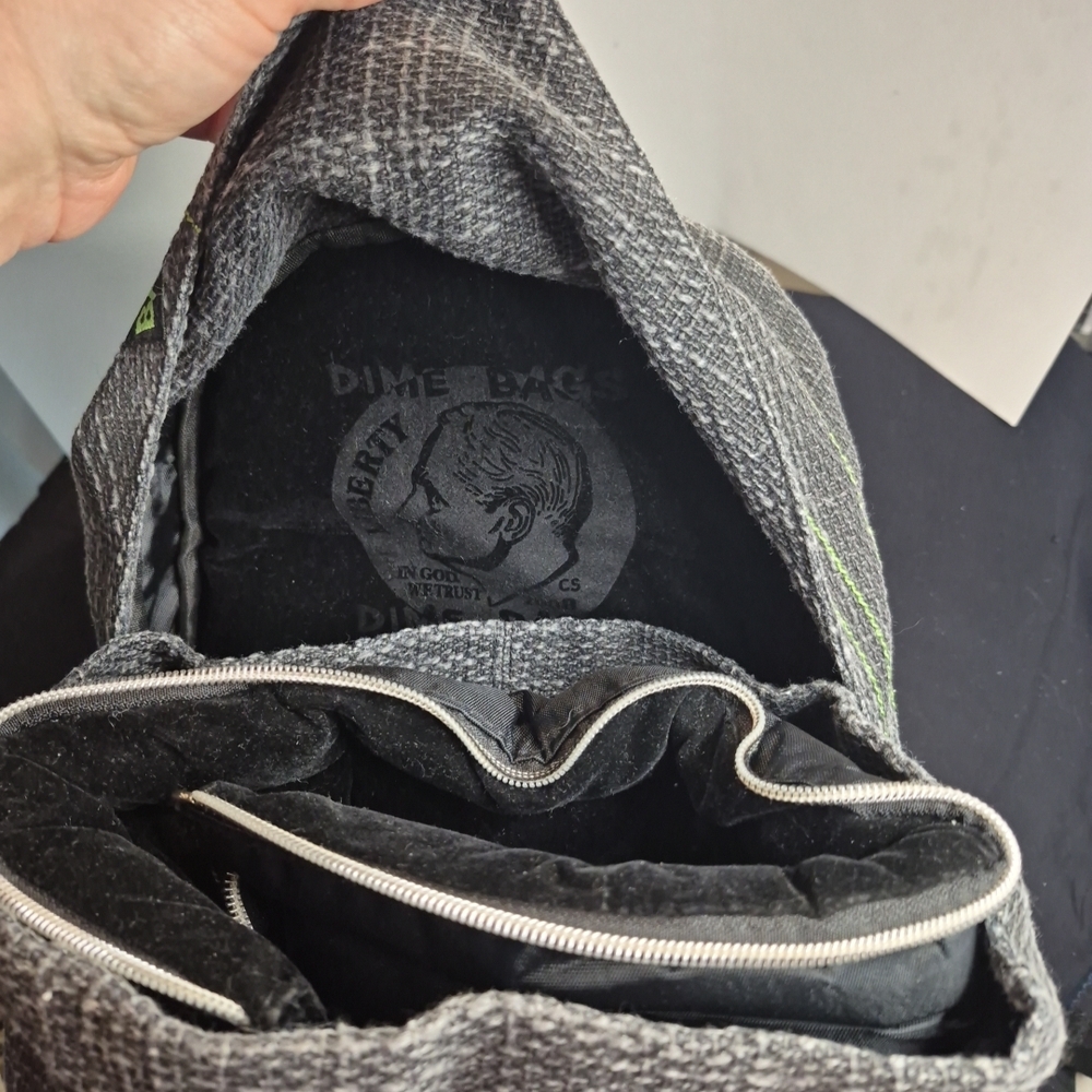 Gray Backpack with Green Stitching - image 3